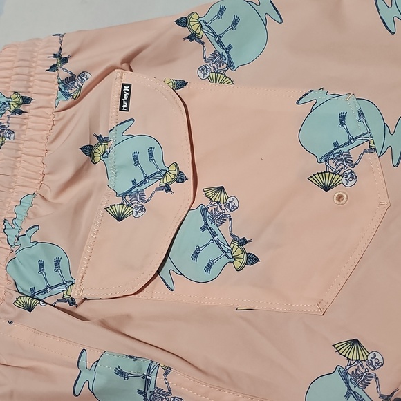 Hurley Men's Light Pink Swim Shorts Skeleton Cocktail Size Small New - Picture 8 of 8